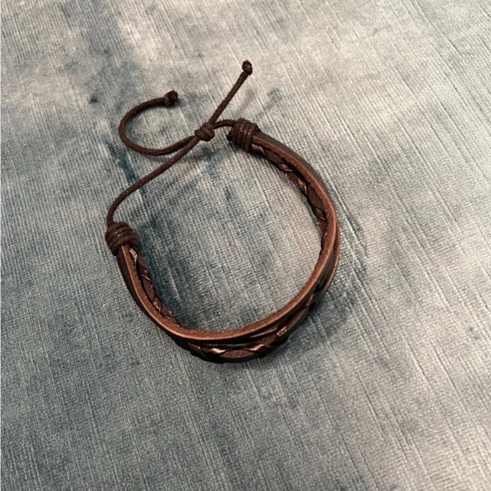 Black leather bracelet with multiple strands- adjustable - Picture 3 of 6